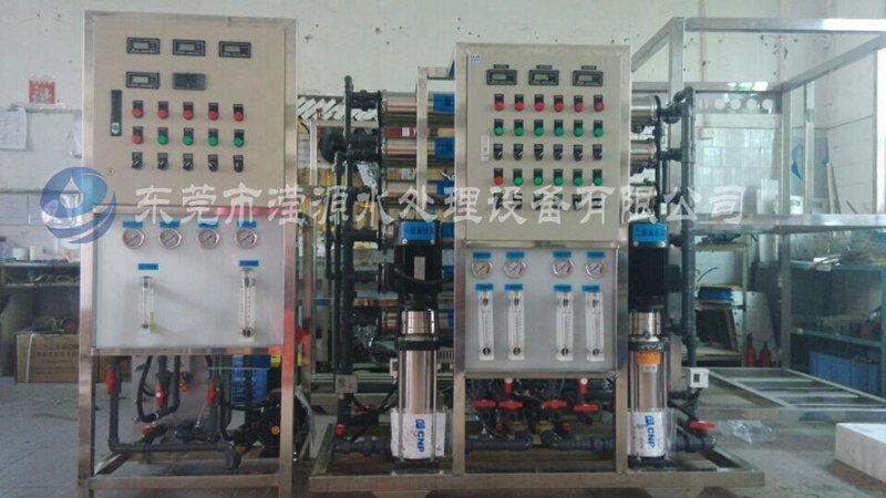 /><br /></div><div>應用領域:</div><div>1.表面處理:電鍍配液用水、電鍍清洗用水;</div><div>2.電子工業:半導體工業超純水、集成電路清洗用水制備;</div><div>3.電力工業:高壓鍋爐補給水制備;</div><div>4.制藥行業:醫用純化水的制備;</div><div>5.化學工業:溶液的脫鹽提純;EDI超純水設備是一種環保節能新型水處理工藝,目前在工業生產用水處理中應用廣泛,受到各行業青睞。</div></div>
<div id=