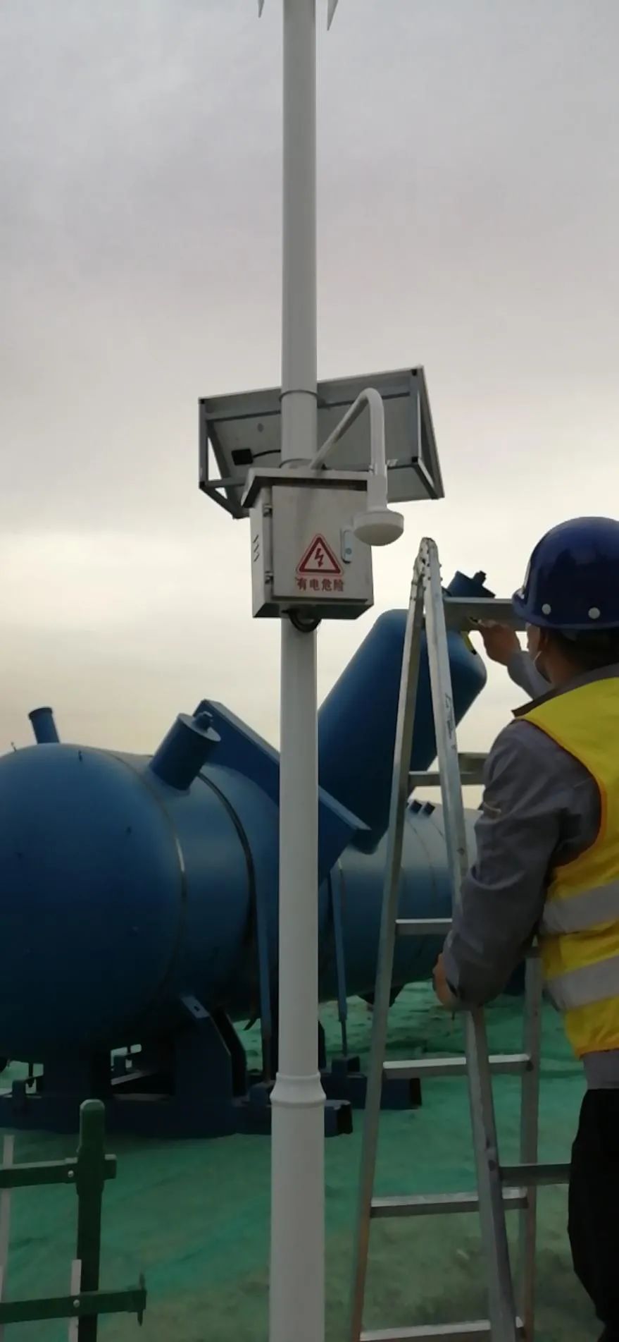 1622426956603026081.jpg 1622109793731092071.jpg